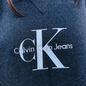 Calvin Klein crewneck!